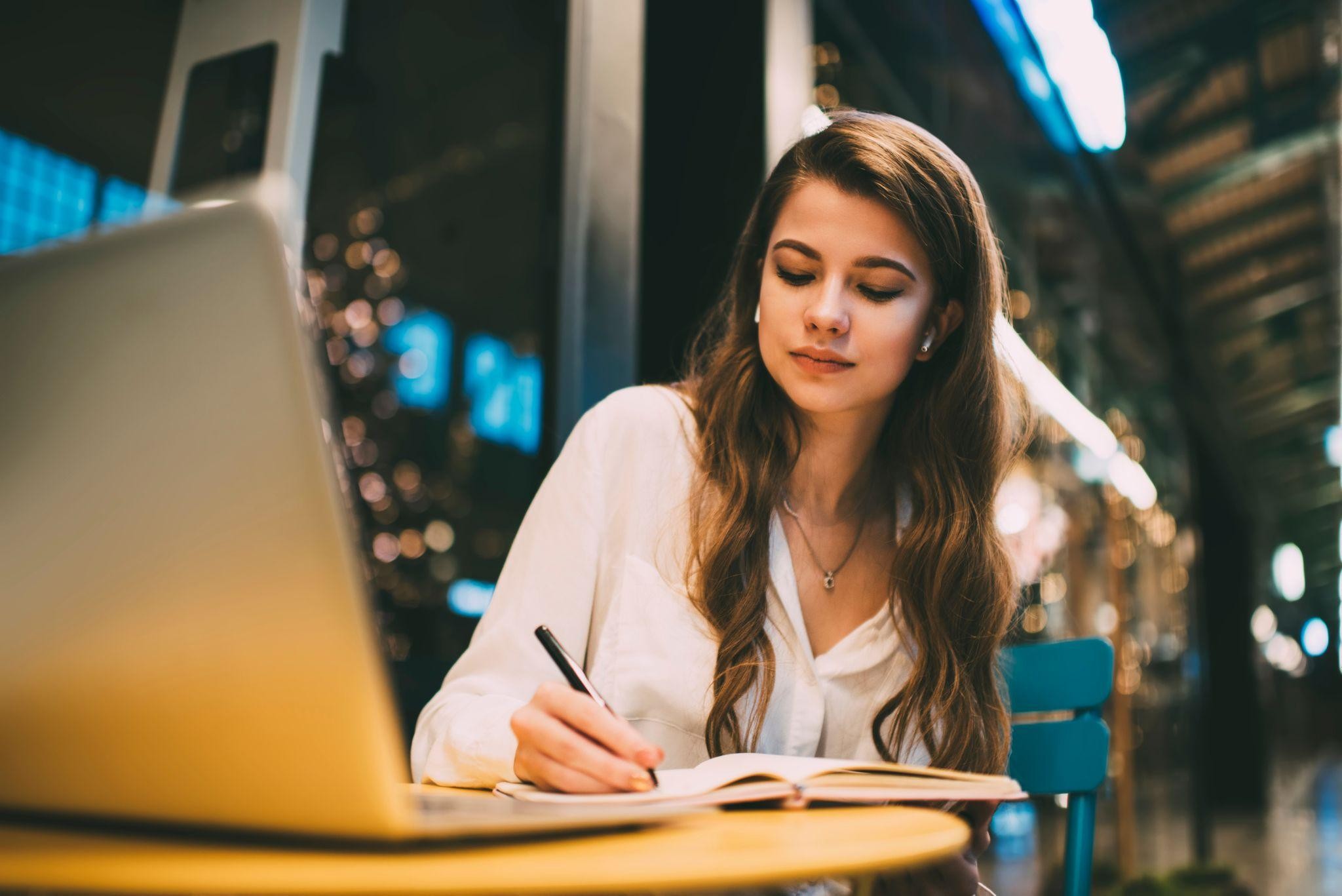 Як підготуватися до написання есе з Cambridge IGCSE Economics: структура, приклади та поради